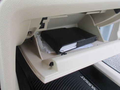 Used 2017 Volkswagen Passat 1.8T S image 37