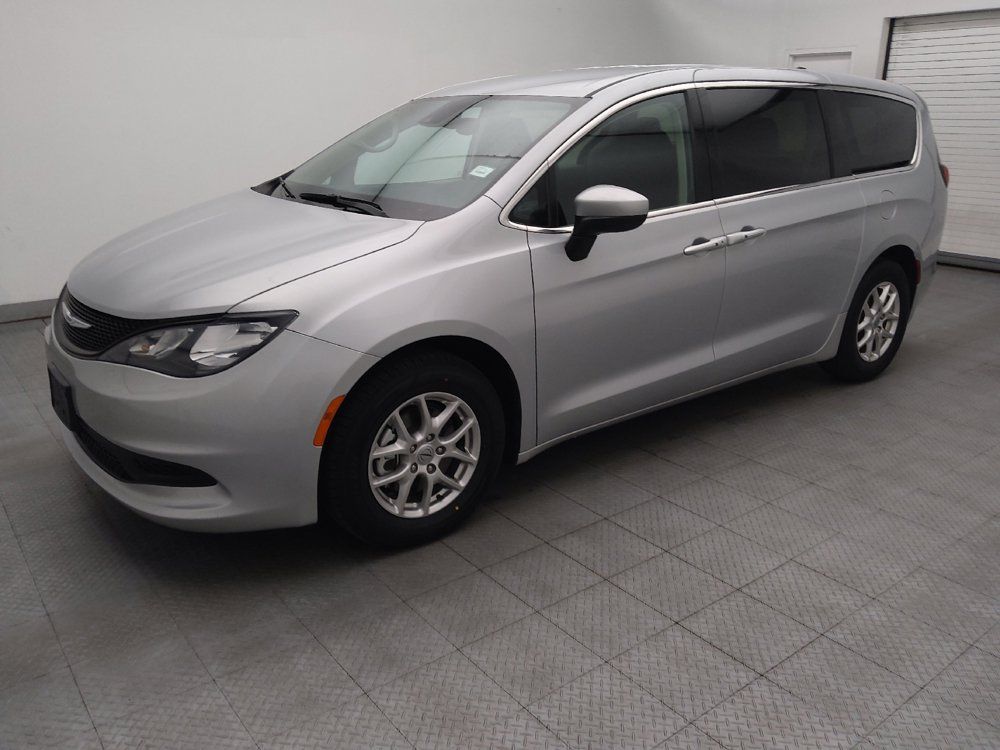 Used 2023 Chrysler Voyager LX FWD image 2