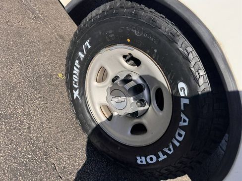 Used 2017 Chevrolet Express 3500 image 11