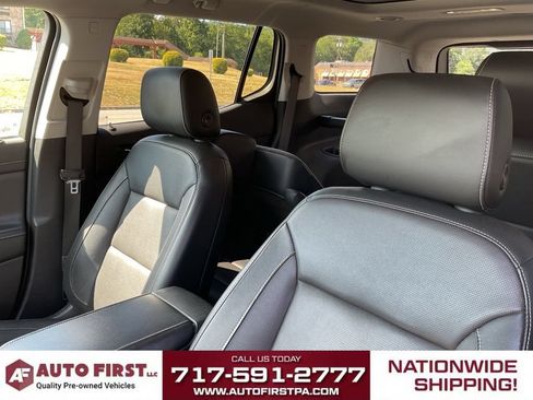 Used 2020 GMC Acadia SLT w/ LPO, Floor Liner Package AWD/4WD image 7