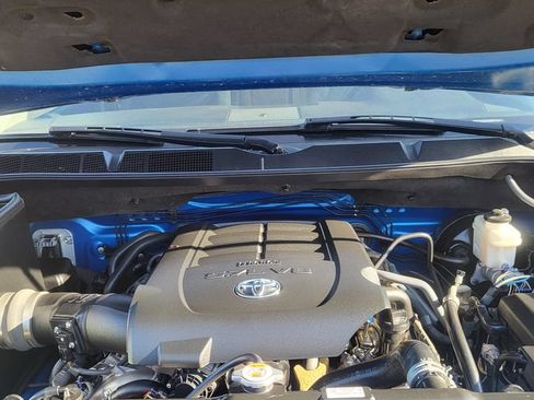 Used 2018 Toyota Tundra SR5 w/ SR5 Upgrade Package AWD/4WD image 40
