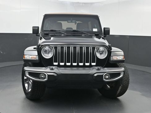 Used 2022 Jeep Wrangler Unlimited Sahara w/ Cold Weather Group AWD/4WD image 37