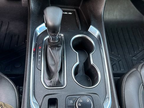 Used 2023 Chevrolet Traverse LT image 31