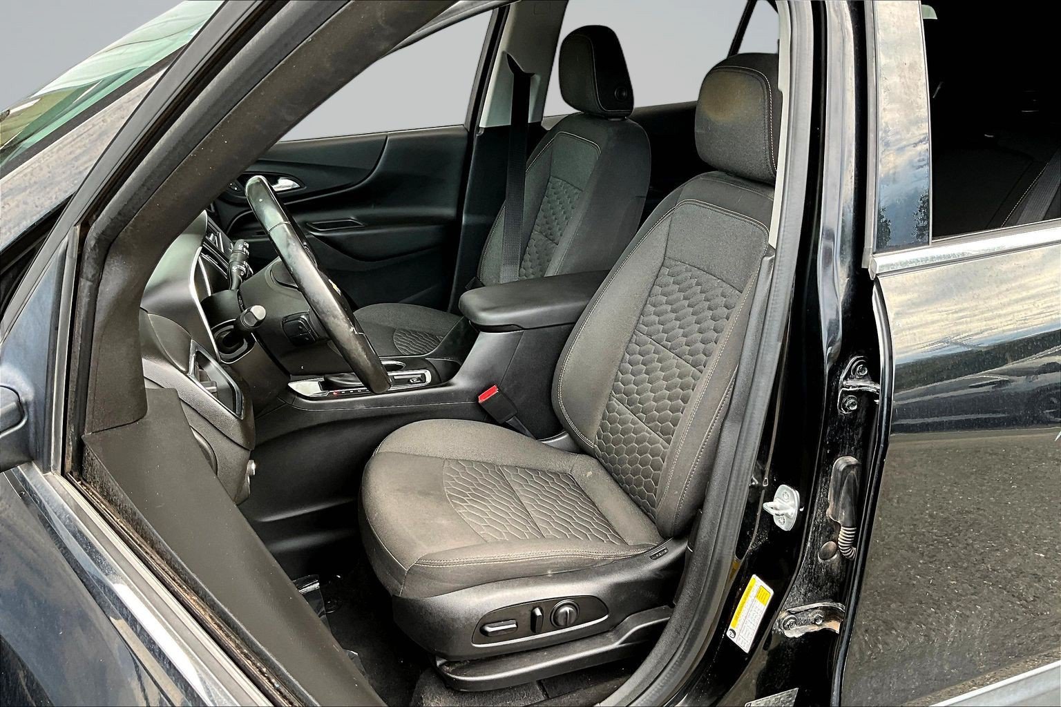 Used 2020 Chevrolet Equinox LT FWD image 21