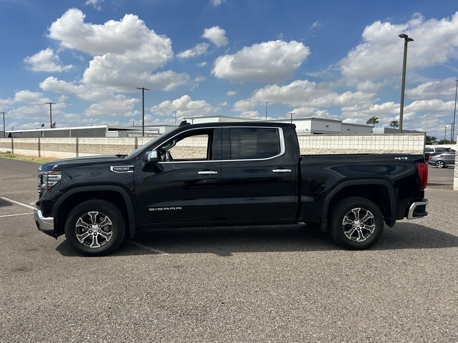 Used 2025 GMC Sierra 1500 SLT AWD/4WD image 2