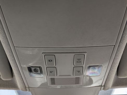 Certified 2022 Volkswagen Tiguan SE image 29