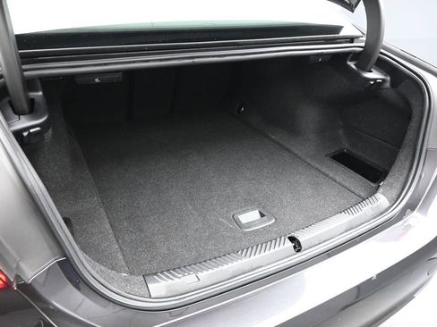 Used 2024 BMW i5 eDrive40i image 26