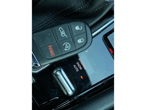 Used 2023 Jeep Compass Latitude w/ Sun and Sound Group AWD/4WD image 25