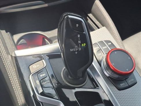 Used 2019 BMW 530e w/ M Sport Package RWD image 11