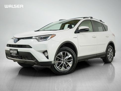 Used 2018 Toyota RAV4 XLE AWD/4WD image 1