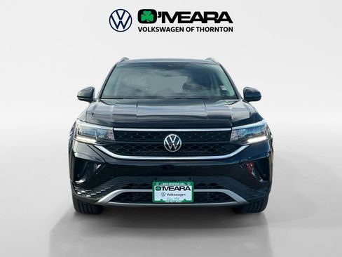 Used 2022 Volkswagen Taos SE w/ Panoramic Sunroof Package image 8