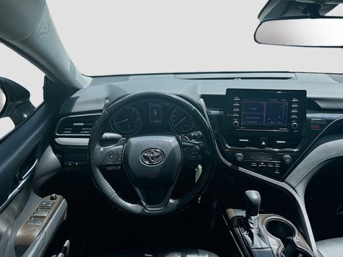 Used 2021 Toyota Camry SE FWD image 20