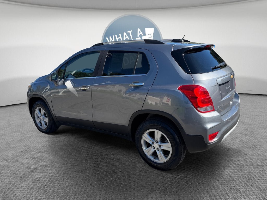 Used 2020 Chevrolet Trax LT w/ LT Convenience Package AWD/4WD image 6
