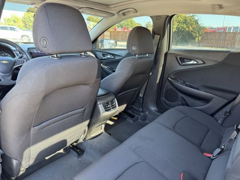 Used 2022 Chevrolet Malibu LT image 33