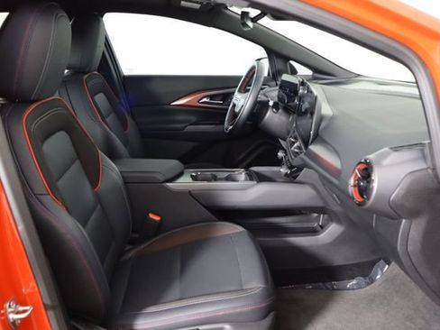 Used 2025 Chevrolet Equinox EV RS FWD image 18