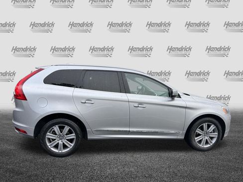 Used 2017 Volvo XC60 T5 Inscription w/ Preferred Option Package FWD image 11