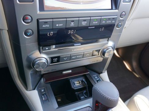 Used 2015 Lexus GX 460 image 19