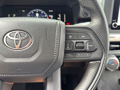 Used 2025 Toyota Tacoma SR5 AWD/4WD image 21