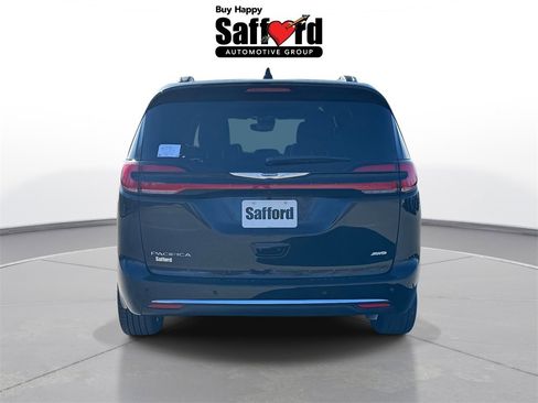 New 2026 Chrysler Pacifica Pinnacle image 7