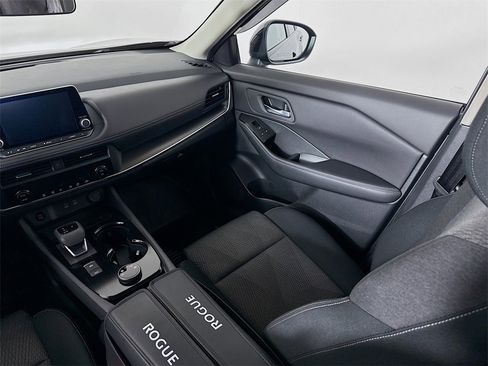 Used 2024 Nissan Rogue SV image 22