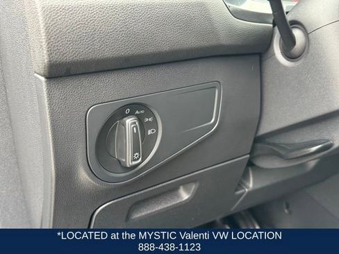 Certified 2022 Volkswagen Tiguan SE R-Line image 38