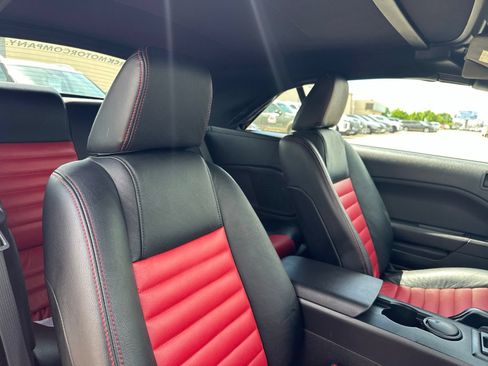 Used 2007 Ford Mustang Convertible RWD image 21