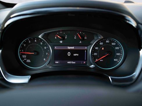 Used 2023 Chevrolet Traverse LT image 4