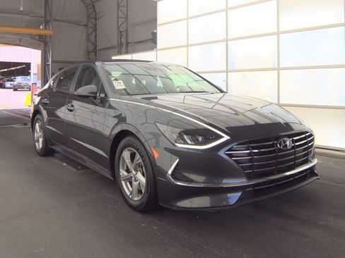 Used 2020 Hyundai Sonata SE w/ Cargo Package FWD image 2