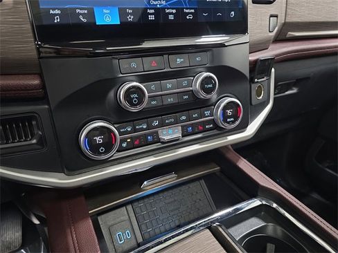 Used 2024 Ford Expedition Max Limited image 24