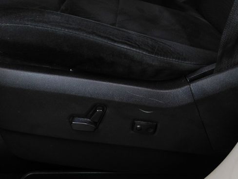 Used 2011 Dodge Grand Caravan SXT image 33