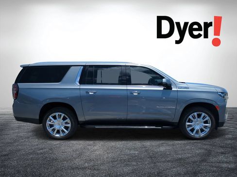 Used 2022 Chevrolet Suburban High Country AWD/4WD image 2