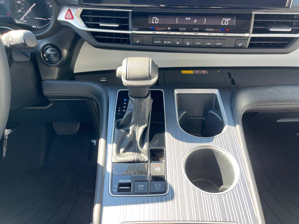 Used 2025 Toyota Sienna XLE FWD image 20