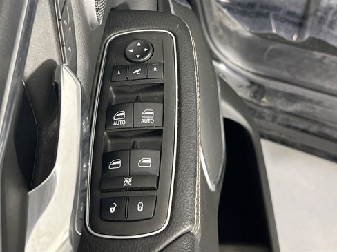 Used 2023 RAM 1500 Laramie AWD/4WD image 18