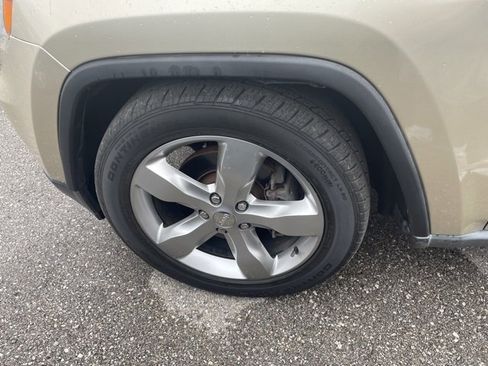 Used 2011 Jeep Grand Cherokee Overland image 10