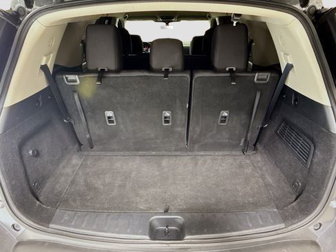 Used 2022 Nissan Pathfinder SV image 35