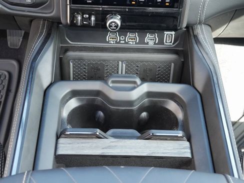 Used 2025 RAM 2500 Limited image 21