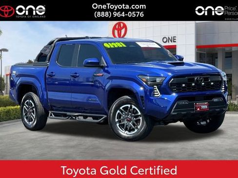 Used 2025 Toyota Tacoma TRD Sport AWD/4WD image 1