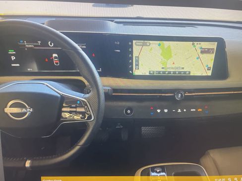 Used 2023 Nissan Ariya AWD image 10