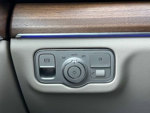 Certified 2025 Mercedes-Benz GLE 450e 4MATIC image 26