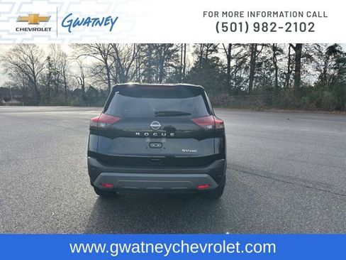 Used 2023 Nissan Rogue SV image 6