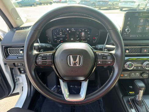 Used 2023 Honda Civic Touring image 17