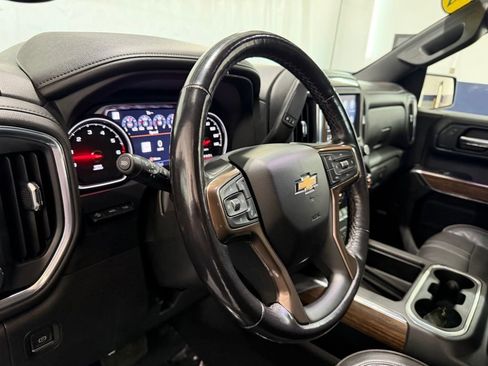 Used 2022 Chevrolet Silverado 1500 High Country w/ Technology Package AWD/4WD image 16