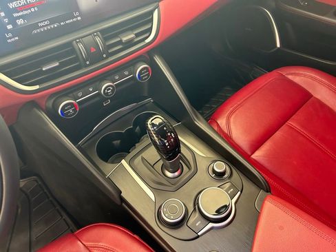 Used 2018 Alfa Romeo Giulia RWD image 47