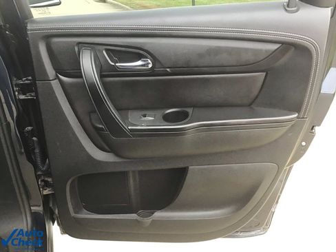 Used 2017 Chevrolet Traverse LT image 18