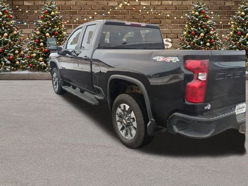 Used 2022 Chevrolet Silverado 2500 Custom w/ Custom Value Package image 3