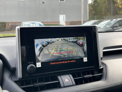 Used 2025 Toyota RAV4 XLE image 17