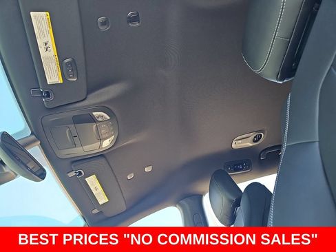 New 2027 Chrysler Pacifica Select FWD image 31