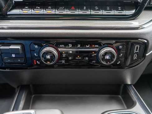 Used 2022 Chevrolet Silverado 1500 ZR2 w/ Technology Package image 26