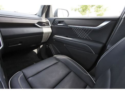 Used 2025 GMC Acadia Denali FWD image 13