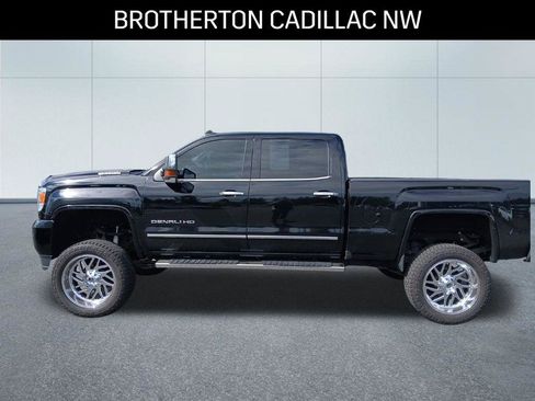 Used 2018 GMC Sierra 3500 Denali w/ Suspension Package, Off-Road AWD/4WD image 2